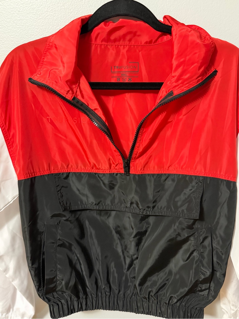 Trufusion Women’s Small Colorblock Windbreaker Pullover Red Black White - Picture 2 of 4